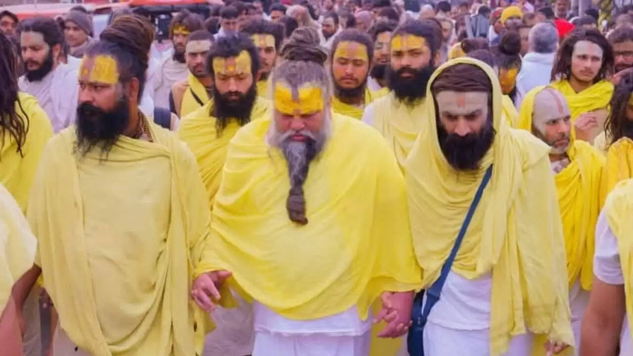 प्रेमानंद महाराज की पदयात्रा स्थगित: भक्तों में निराशा का माहौल