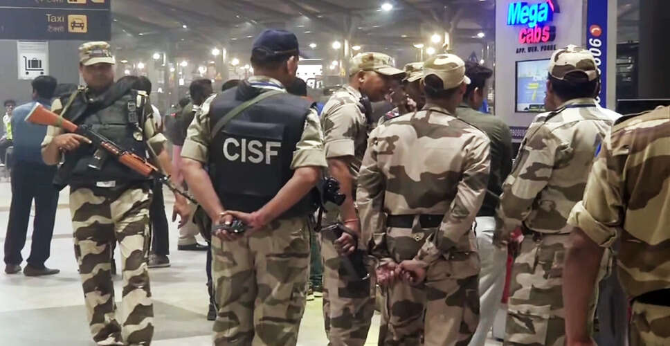 हवाई अड्डों पर सुरक्षा बढ़ाने का निर्देश, आतंकवादी खतरे की आशंका