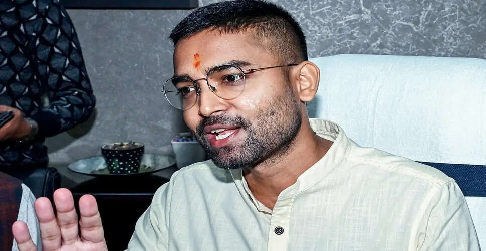 उपेंद्र कुशवाहा ने भाजपा में विलय से किया इनकार, दीपक प्रकाश की मंत्री पद पर स्थिति संदिग्ध