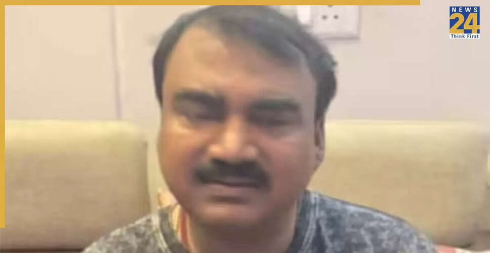 नोएडा में बम धमकी देने वाले व्यक्ति की गिरफ्तारी, मुंबई में आतंक का खतरा