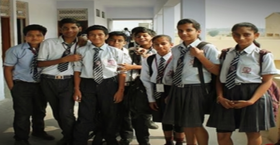सोमवार से खुल रहे दिल्ली के सभी स्कूल, वायु प्रदूषण में मामूली सुधार