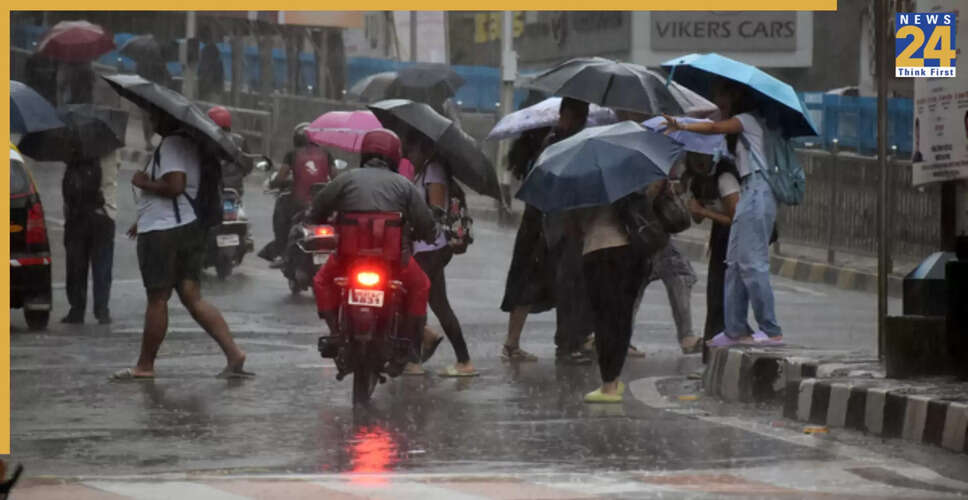मुंबई में भारी बारिश से जलभराव, प्रशासन ने जारी किया ऑरेंज अलर्ट