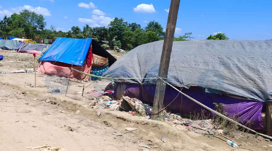 बाढ़ राहत के बाद प्लास्टिक कचरे की समस्या: प्रशासन की पहल
