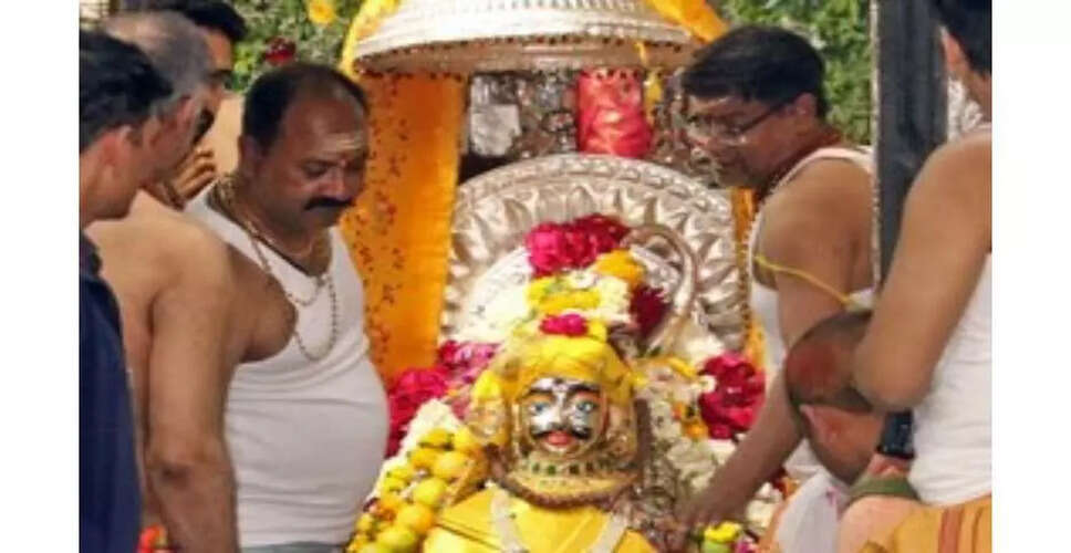 सावन के पहले सोमवार पर शिव मंदिरों में श्रद्धालुओं की भीड़