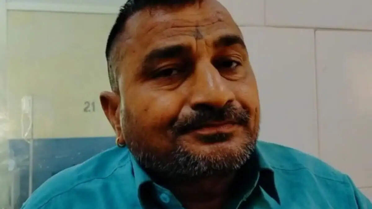 किसान ने सांप के काटने पर किया अनोखा काम, जानें पूरी कहानी