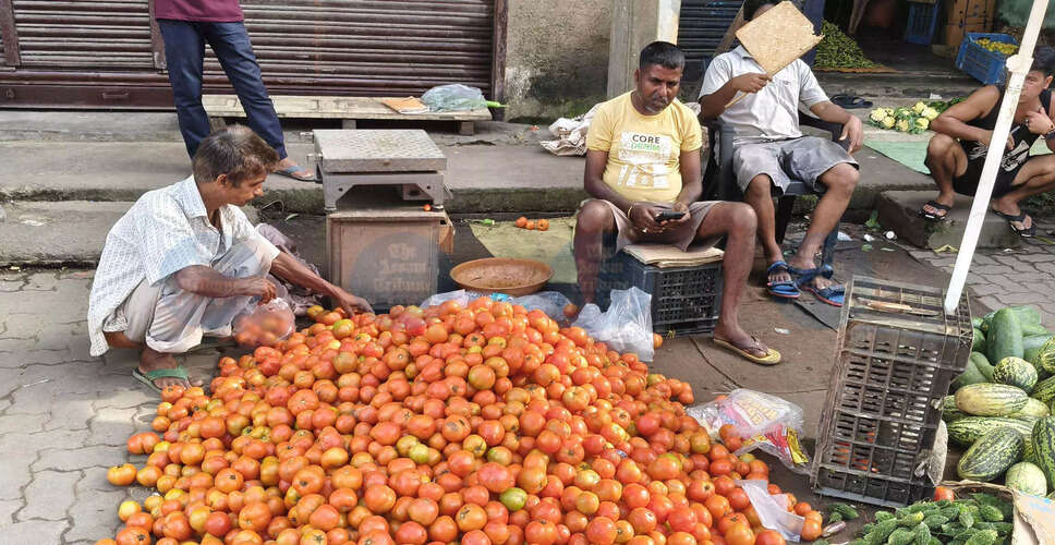 जोरहाट में टमाटर की कीमतों में गिरावट से किसान परेशान