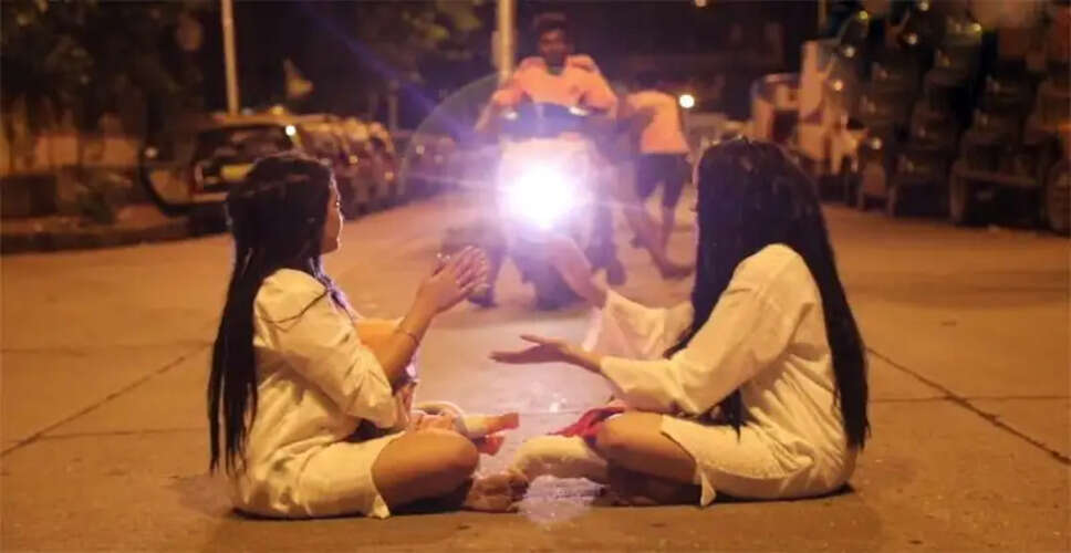 डरावने प्रैंक वीडियो ने सोशल मीडिया पर मचाई धूम