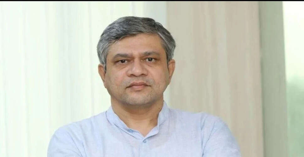 प्रधानमंत्री मोदी ने कटरा-श्रीनगर वंदे भारत एक्सप्रेस का उद्घाटन किया