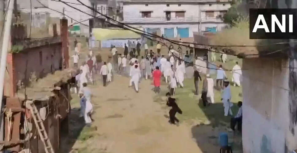 बरेली में जुमे की नमाज़ के बाद विरोध प्रदर्शन, पुलिस ने किया लाठीचार्ज