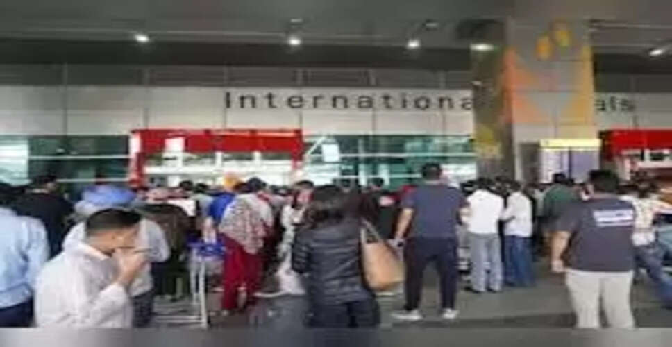 दिल्ली एयरपोर्ट पर उड़ानों में देरी का समाधान, यात्रियों को मिली राहत