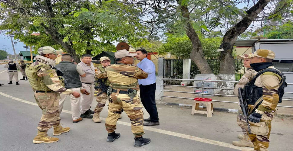 इम्फाल में वकील ने आत्मदाह का प्रयास किया, बम विस्फोट के विरोध में