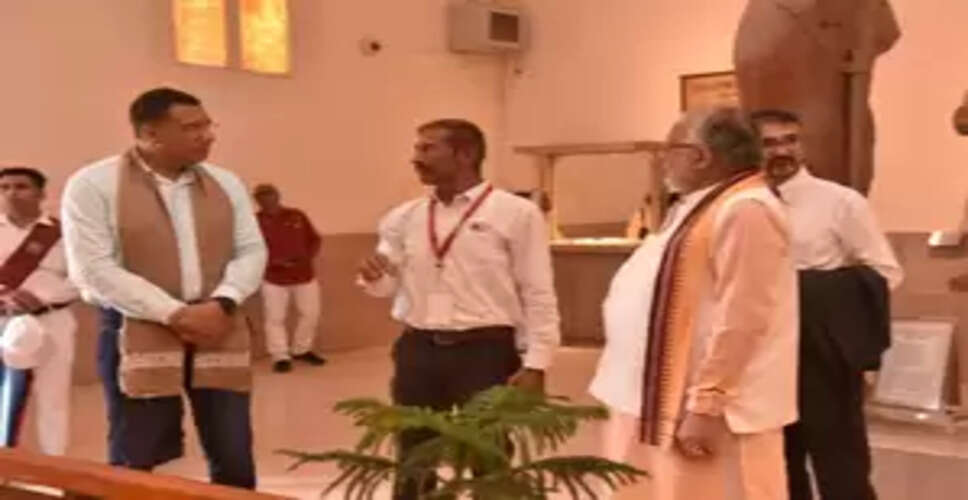 वाराणसी पहुंचे जमैका के प्रधानमंत्री, बुद्ध स्थली सारनाथ में दर्शन और पुरातात्विक धरोहर का किया दर्शन