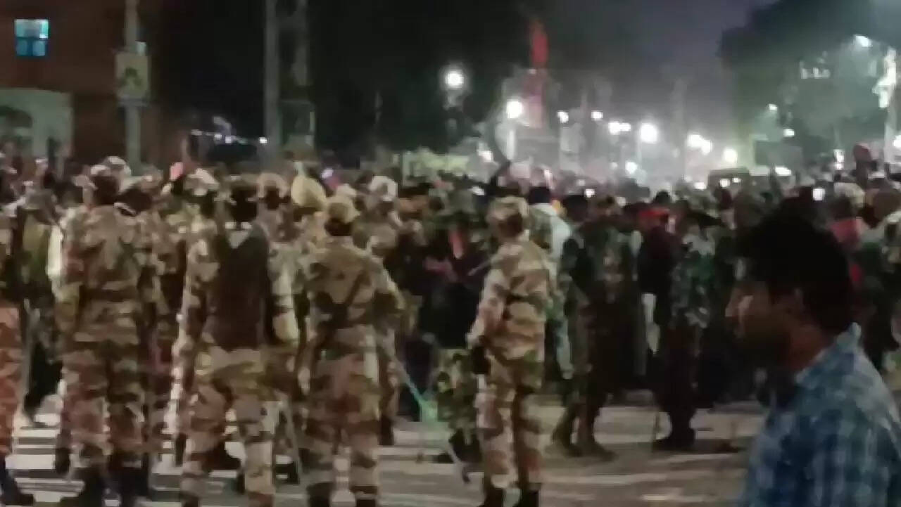 कैमूर में चुनावी काउंटिंग के दौरान हिंसा, पुलिस पर हमला