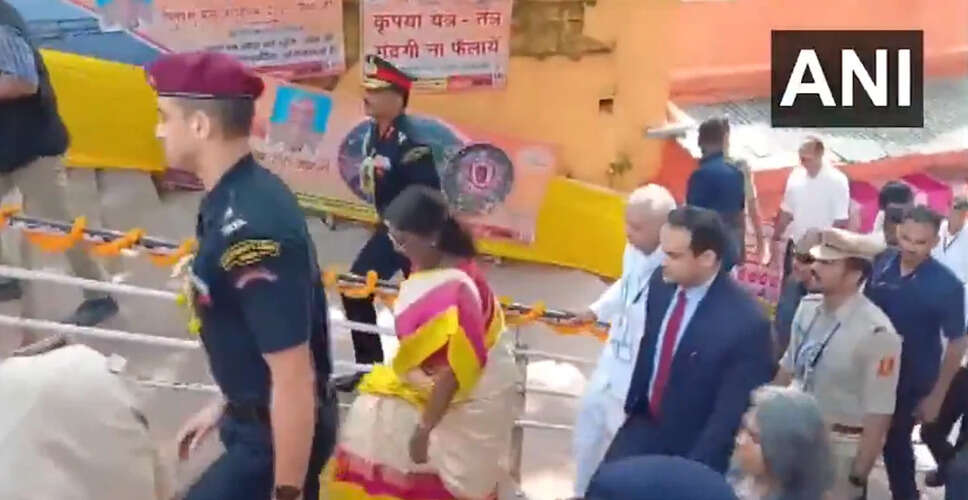 राष्ट्रपति द्रौपदी मुर्मू का गया जी में विष्णुपद मंदिर दौरा