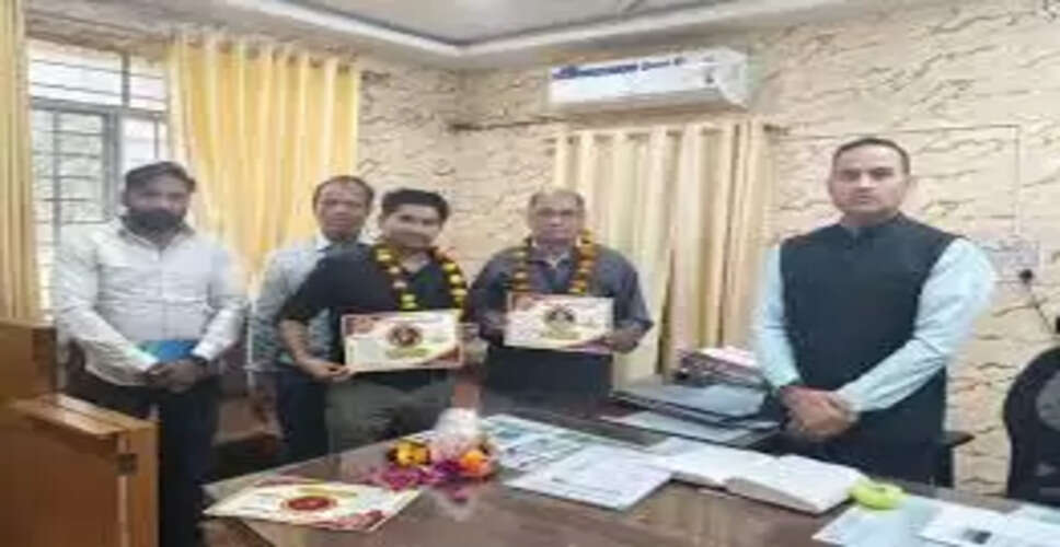 राजस्थान में बीएलओ का सम्मान, बड़े शहरों में कमी