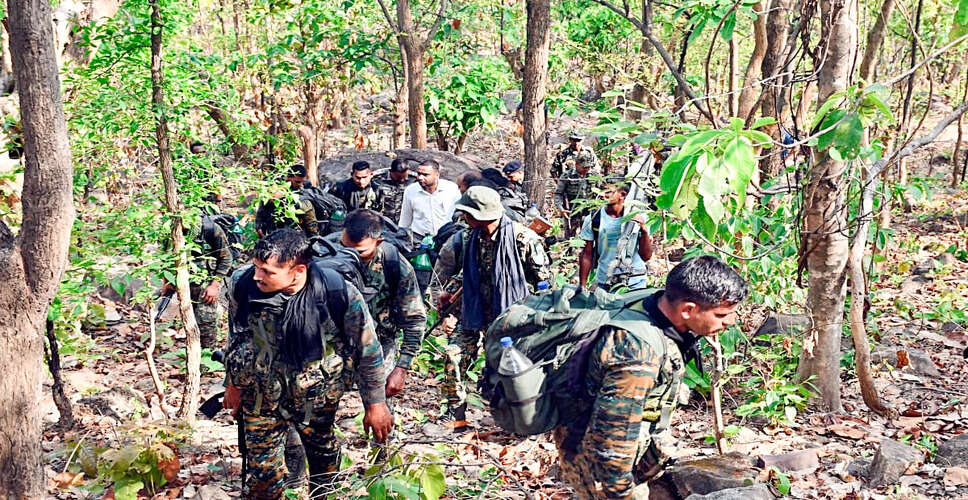 छत्तीसगढ़ में नक्सली हमले में अतिरिक्त एसपी की मौत, कई घायल