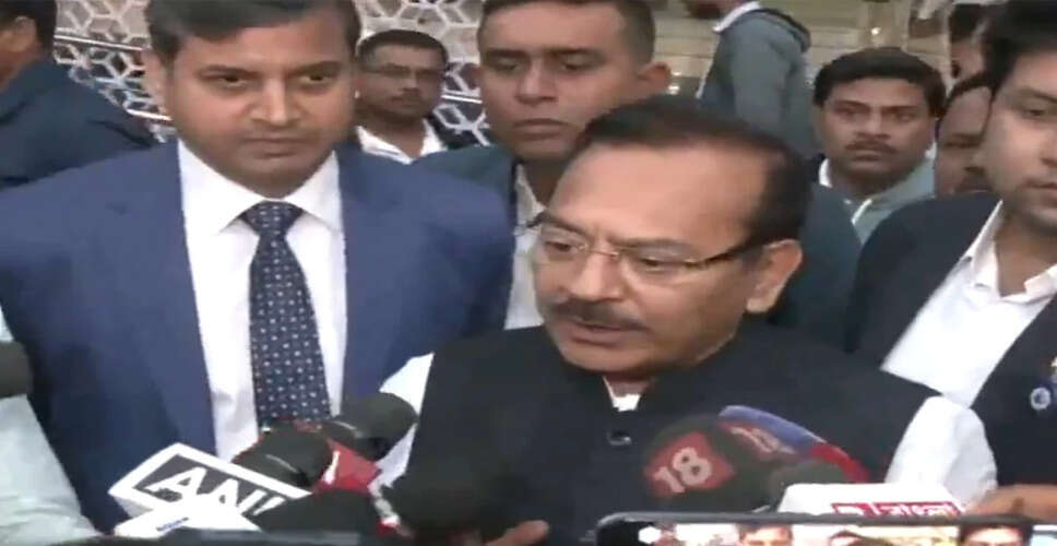 पश्चिम बंगाल के खेल मंत्री का इस्तीफा, मेस्सी के कार्यक्रम में हंगामा