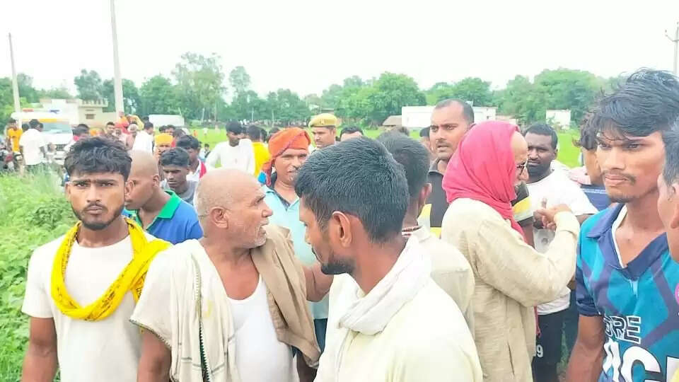 गाजीपुर में परिवार के तीन सदस्यों की हत्या: बेटे ने की बर्बरता की सारी हदें पार