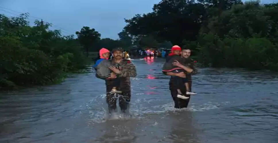 बाढ़ में सेना का सहारा, 21 हजार लोगों को बचाया, 29 पुल बनाए, 10 हजार लोगों को दिया उपचार