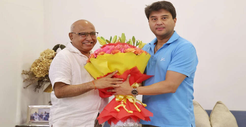 भाजपा के नए प्रदेशाध्यक्ष हेमंत खंडेलवाल की ज्योतिरादित्य सिंधिया से मुलाकात