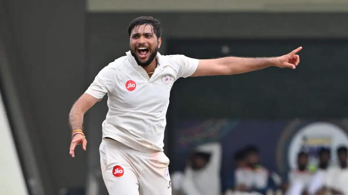 गुजरात के सिद्धार्थ देसाई ने रणजी ट्रॉफी में मचाई धूम, अश्विन की कमी को किया पूरा