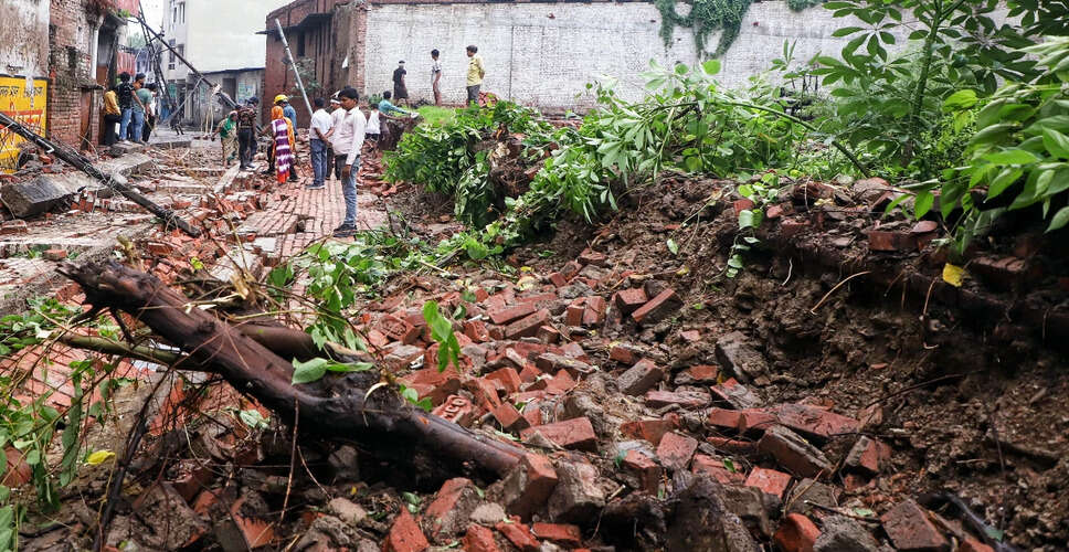 आंध्र प्रदेश और तेलंगाना में बारिश का अलर्ट, मंगलुरु में भूस्खलन से नुकसान