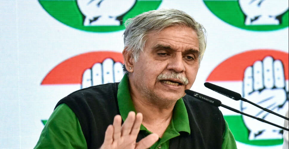 संदीप दीक्षित ने आम आदमी पार्टी के होली समारोह पर उठाए सवाल