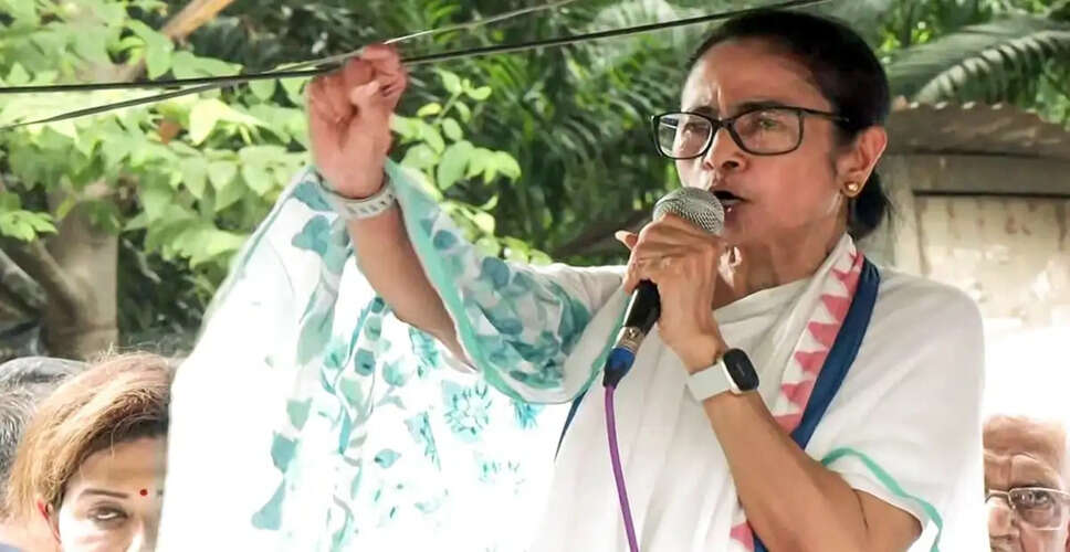 तृणमूल कांग्रेस में बगावत: 22 सांसदों ने अलग गुट बनाने की योजना बनाई