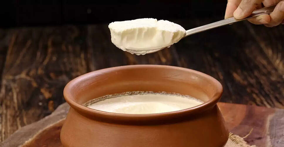 दही के सेवन के फायदे और सावधानियाँ: जानें कैसे करें सही तरीके से