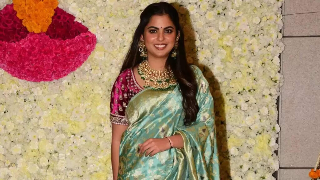 ईशा अंबानी: मुकेश अंबानी की बेटी जो बिजनेस की दुनिया में चमक रही हैं