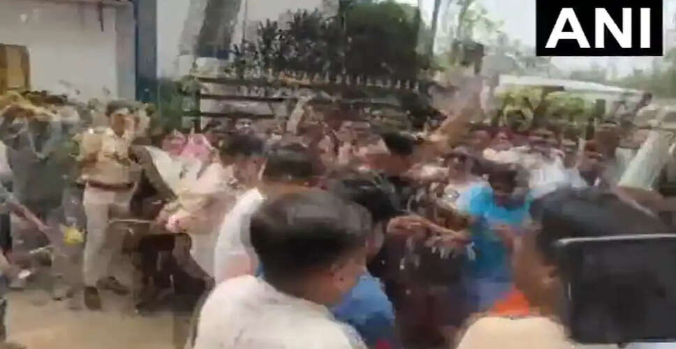 दुर्गापुर में तृणमूल नेता की गिरफ्तारी पर राजनीतिक तनाव बढ़ा
