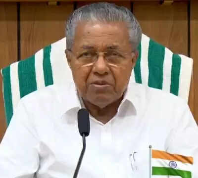 सिलसिलेवार घोटालों और मुद्दों पर विलंबित प्रतिक्रिया, विजयन निशाने पर