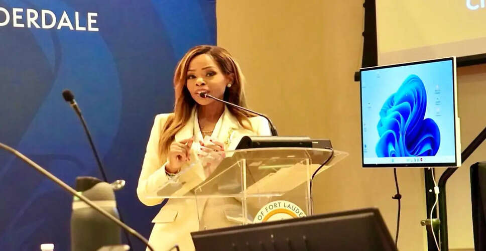 फ्लोरिडा की कांग्रेसविधायिका शिला चेरफिलस-मैकोरम ने इस्तीफा दिया