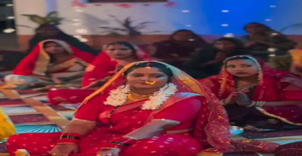 अंजना सिंह ने धूमधाम से मनाई हरतालिका तीज, लाल जोड़े में बिखेरा जलवा