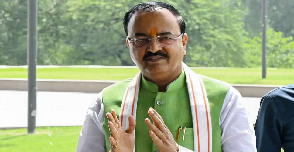उत्तर प्रदेश की राजनीति में हलचल: समाजवादी पार्टी के सांसदों के पाला बदलने की चर्चा