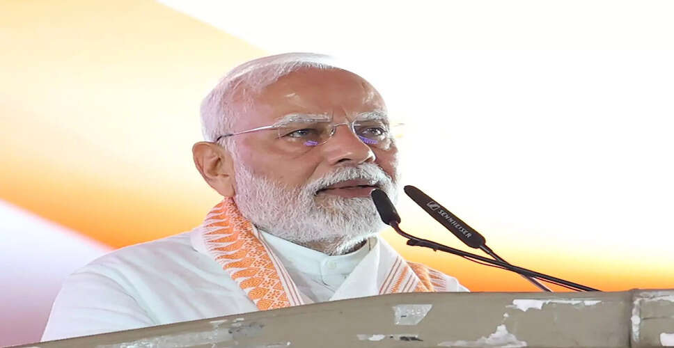 प्रधानमंत्री मोदी ने वाराणसी में 2200 करोड़ रुपये के विकास परियोजनाओं का उद्घाटन किया