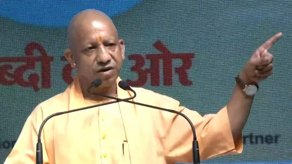 सीएम योगी का सड़कों पर नमाज पर सख्त बयान