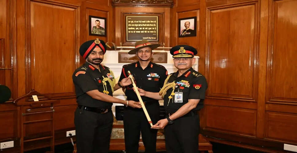 जनरल उपेंद्र द्विवेदी ने जम्मू-कश्मीर राइफल्स और लद्दाख स्काउट्स के ऑनररी कर्नल का पद संभाला