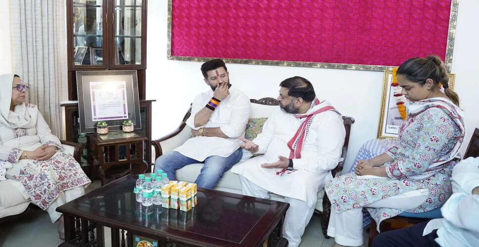 चिराग पासवान ने आईपीएस अधिकारी के परिवार से की मुलाकात, न्याय का दिया आश्वासन