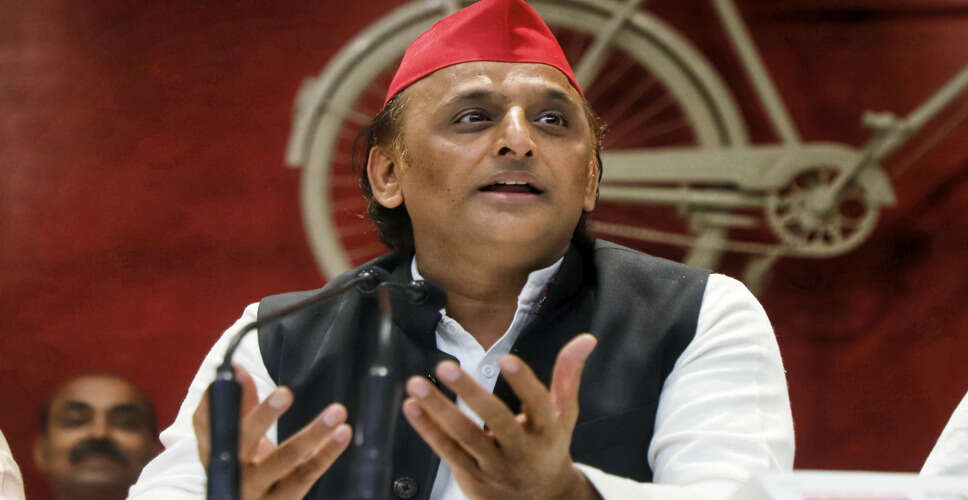 अखिलेश यादव ने जाति जनगणना और शिवाजी महाराज के संग्रहालय पर की चर्चा