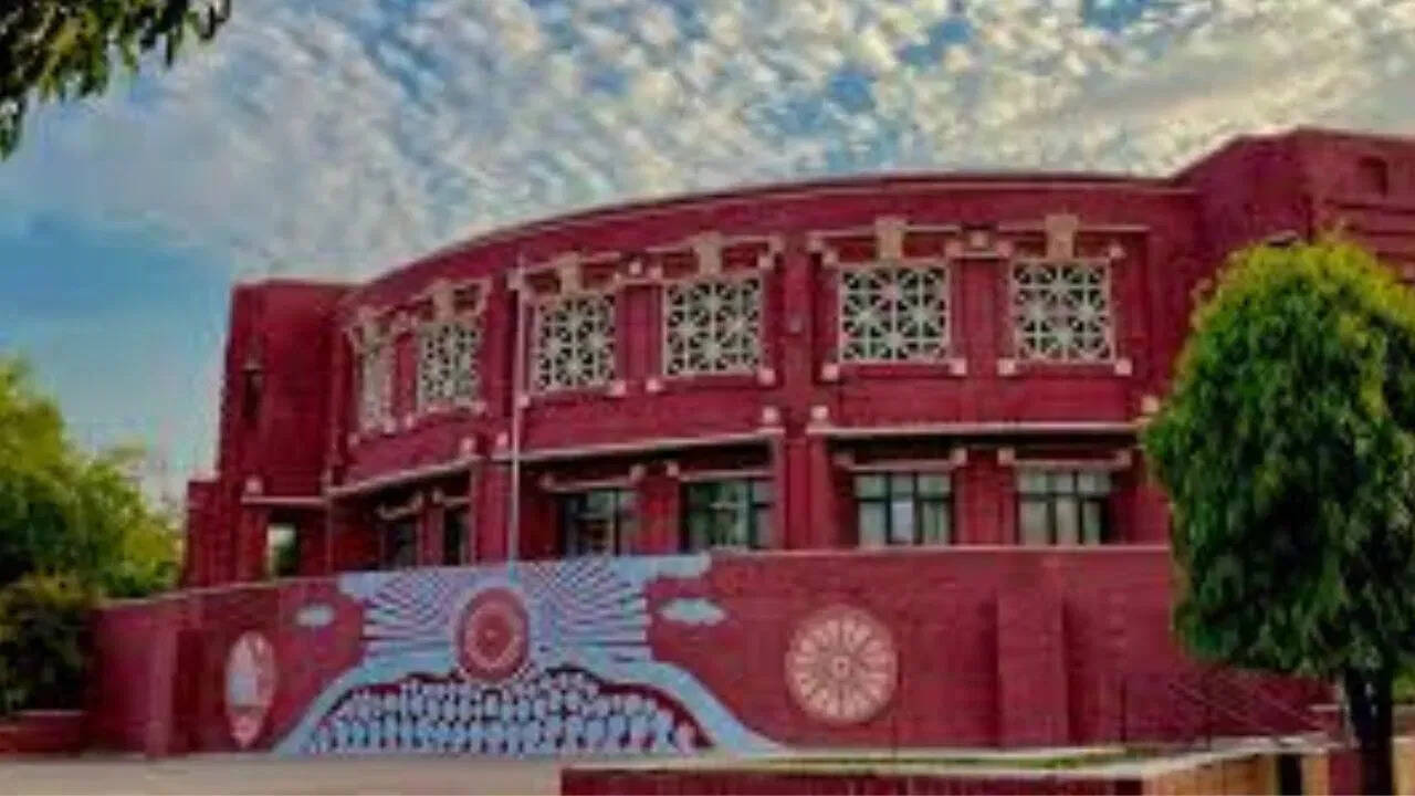 IIM लखनऊ के प्लेसमेंट में नए रिकॉर्ड, छात्रों को मिले शानदार स्टाइपेंड