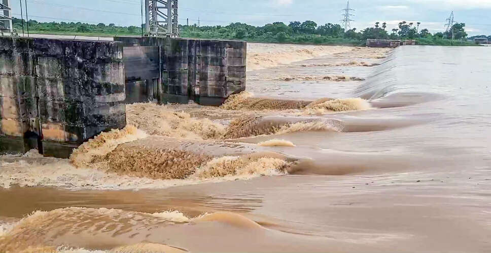 आंध्र प्रदेश में बारिश के कारण बांध से पानी छोड़ा गया, ग्रामीणों को सतर्क रहने की सलाह