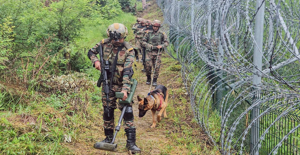 जम्मू-कश्मीर में पाकिस्तानी ड्रोन की संदिग्ध गतिविधियों पर सुरक्षा बलों का तलाशी अभियान