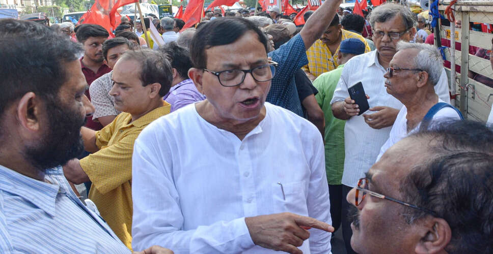 पश्चिम बंगाल में मतदाता सूची में गड़बड़ी का आरोप, CPI(M) नेता का बेटा बोला