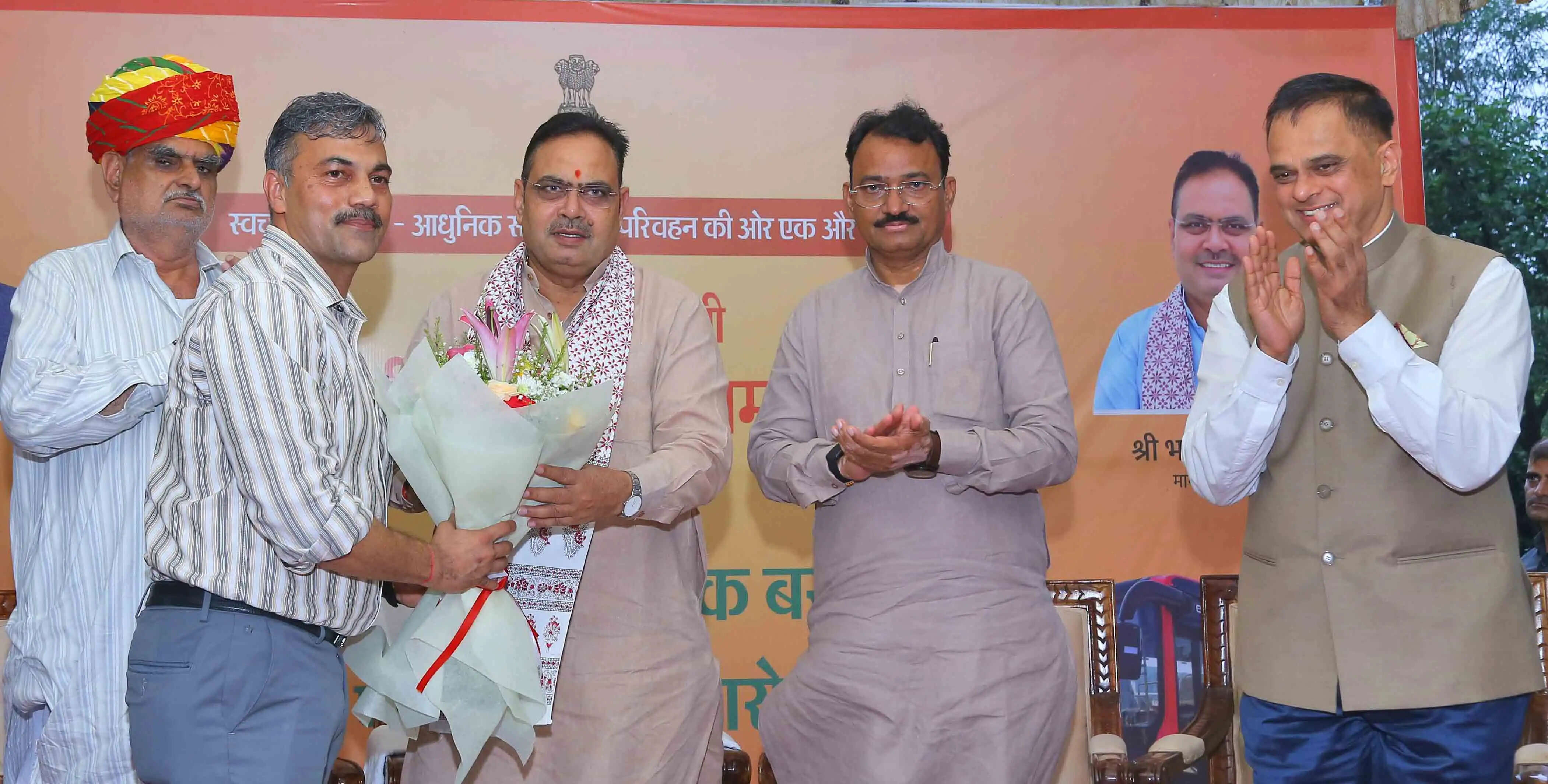 जयपुर में 16 नई ई-बसों का उद्घाटन, सरकार का परिवहन को आधुनिक बनाने का प्रयास