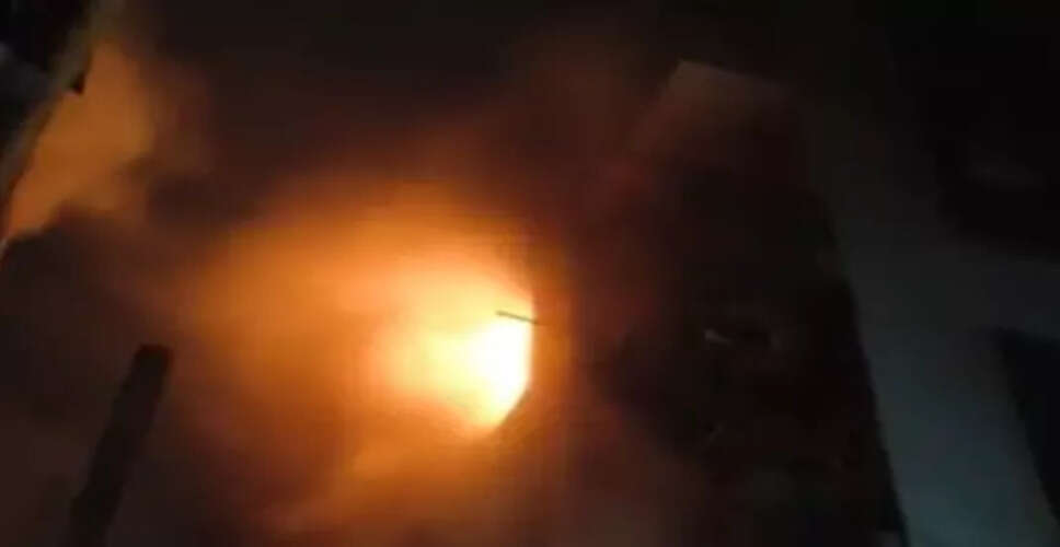 दिल्ली में ट्रांसफार्मर में आग, कई इमारतें प्रभावित