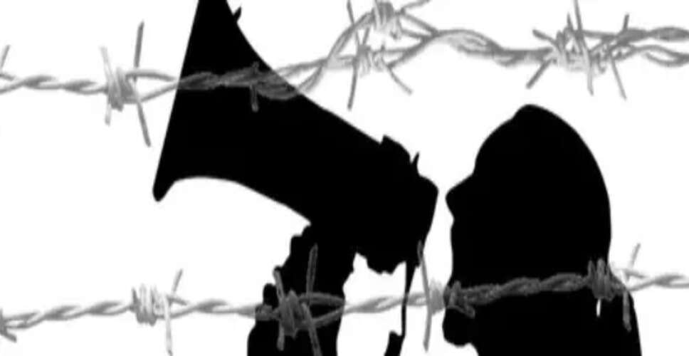 बांग्लादेश में पत्रकारों पर हमले की निंदा, सख्त सजा की मांग