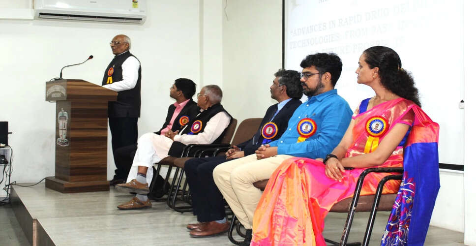 अहमदाबाद में राष्ट्रीय सेमिनार: दवा वितरण तकनीकों पर चर्चा