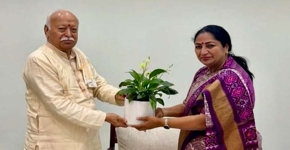 दिल्ली की मुख्यमंत्री ने आरएसएस के योगदान की सराहना की