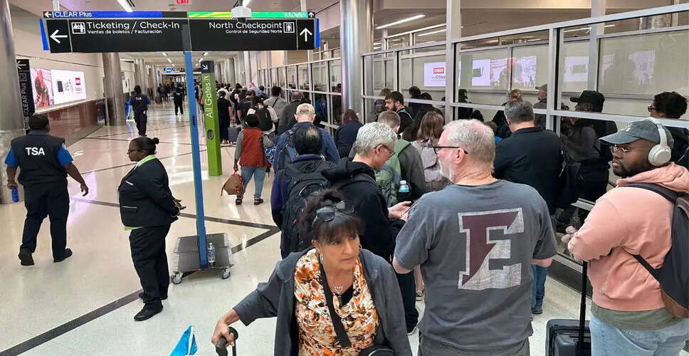 डोनाल्ड ट्रंप का एयरपोर्ट सुरक्षा पर विवाद बढ़ा